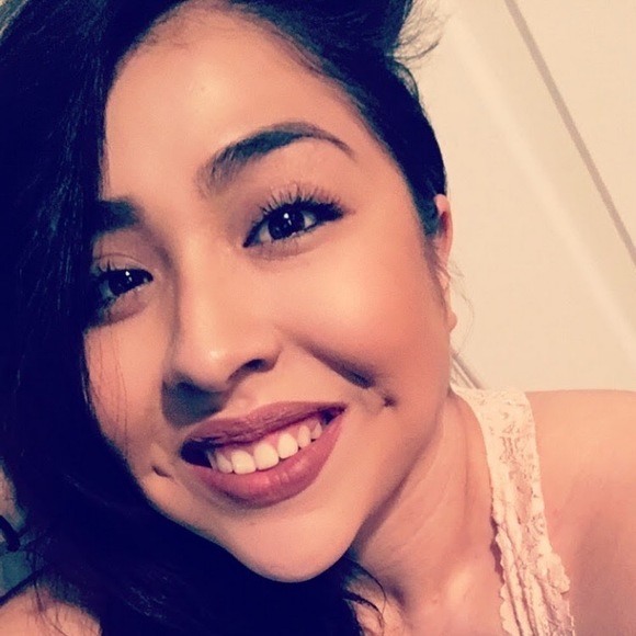 Meet your Posher, Edna - Picture 1 of 1